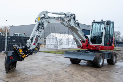 Takeuchi TB370W 06